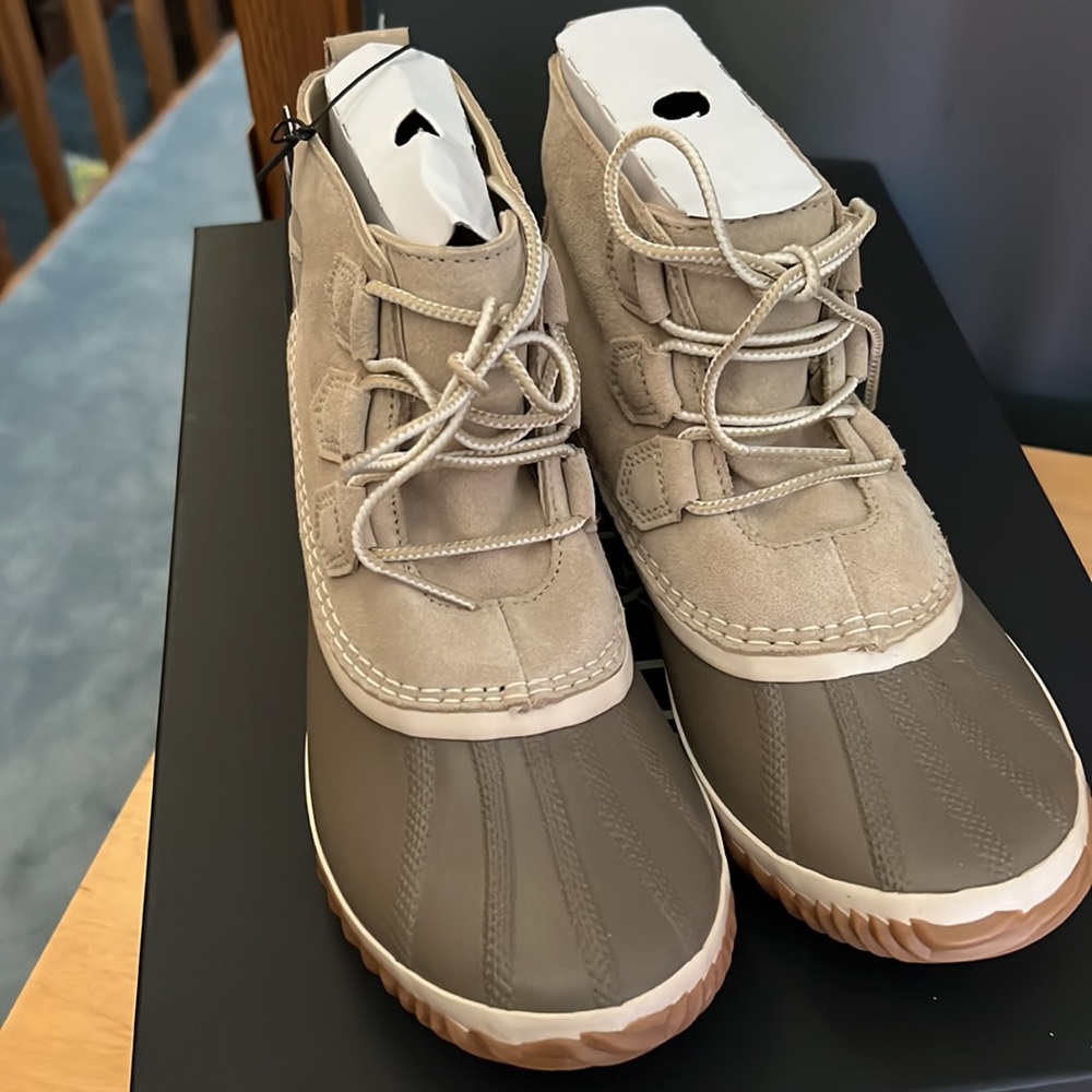 Sorel™️ Out N About boots WATERPROOF 💦boots - Picture 3 of 7